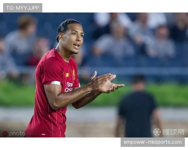 范戴克斩获英超最佳潜力奖 展现巨星潜质引发广泛关注