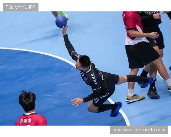 进攻手球判罚：哪些动作算犯规，规则到底怎么认定？