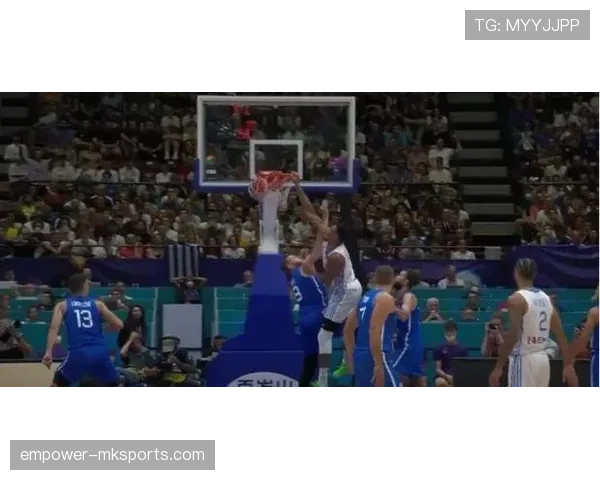 阿德托昆博挡拆拉开防线提升篮下终结效率明显