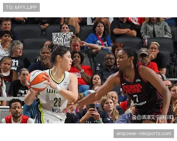 李月汝上场像铁塔，下场像拎着名牌逛街的豪门姑娘